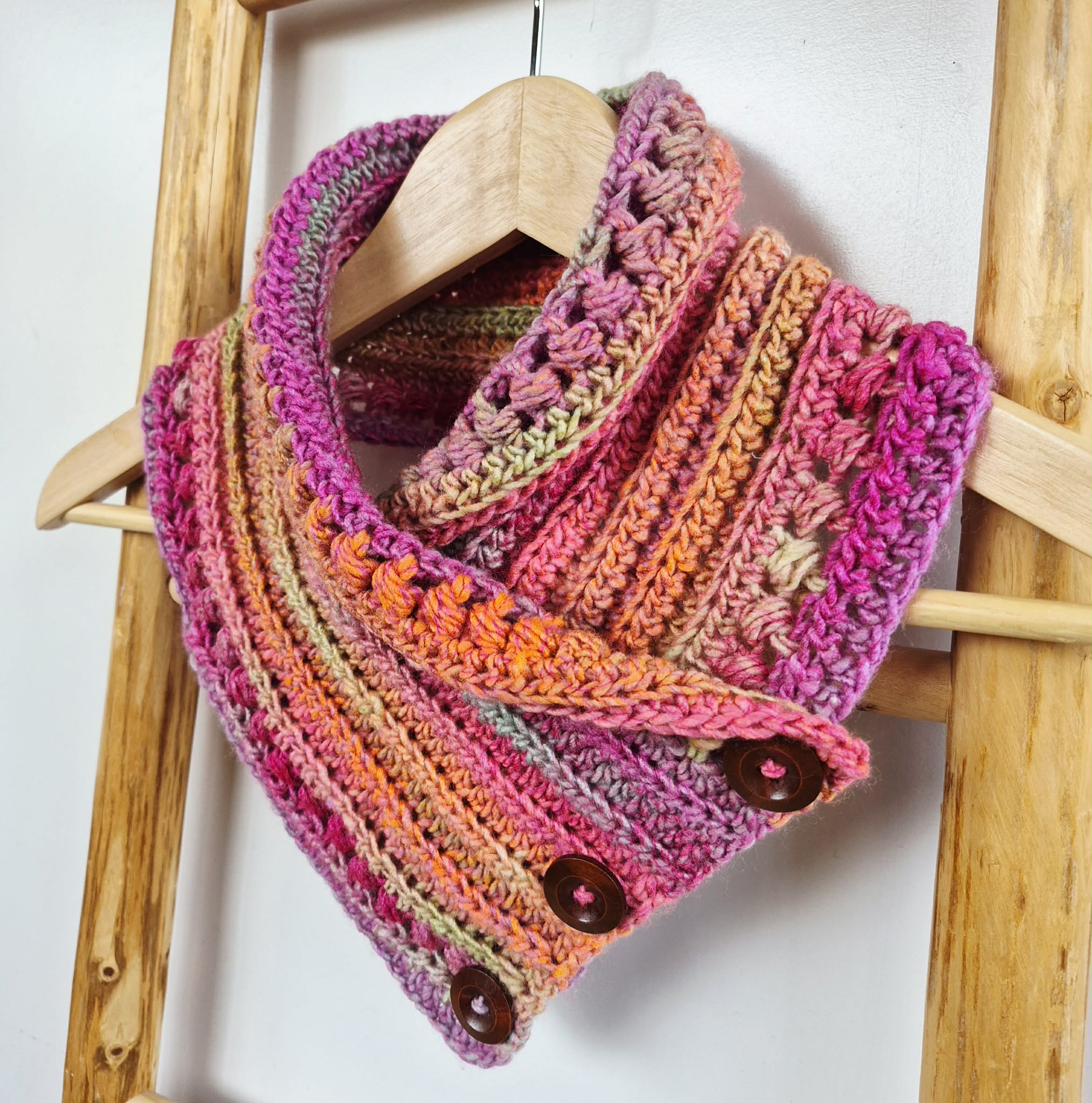 Ladies Neck warmer | Cowl | Scarf | Sunset Toned | Adult | Vintage | Crochet | Buttoned