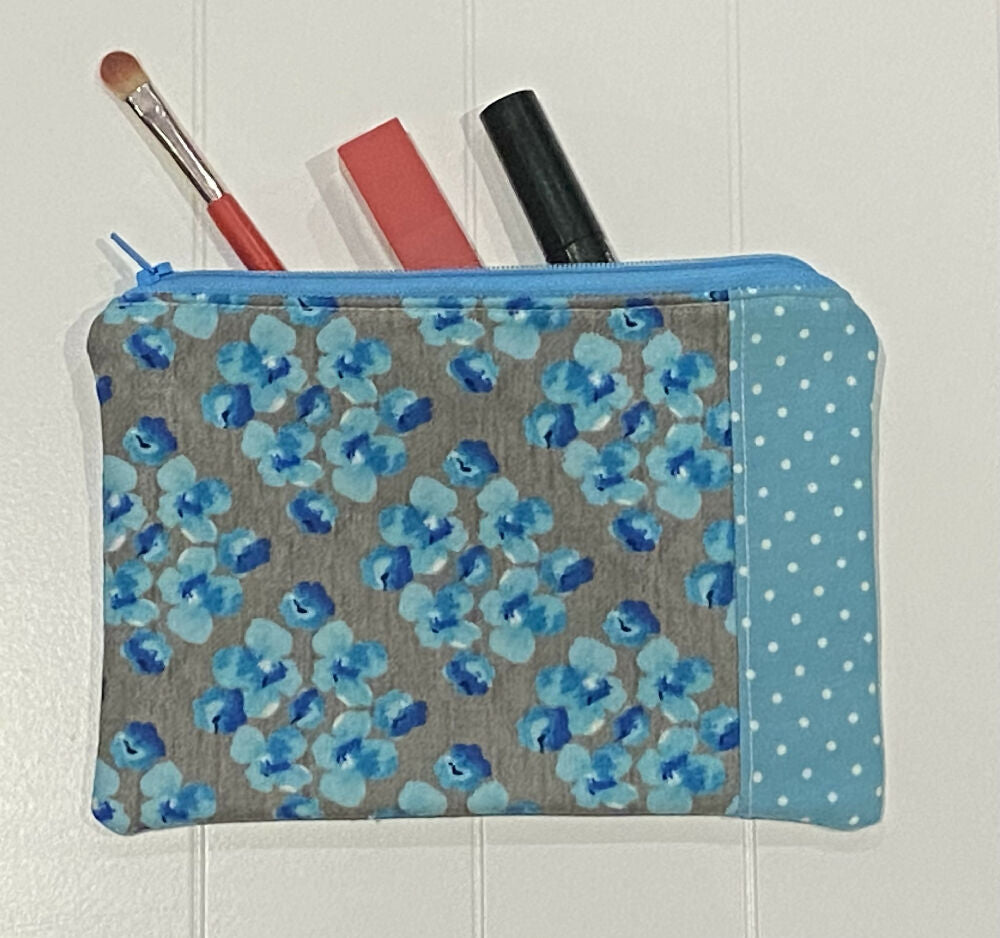 Blue flowers purse
