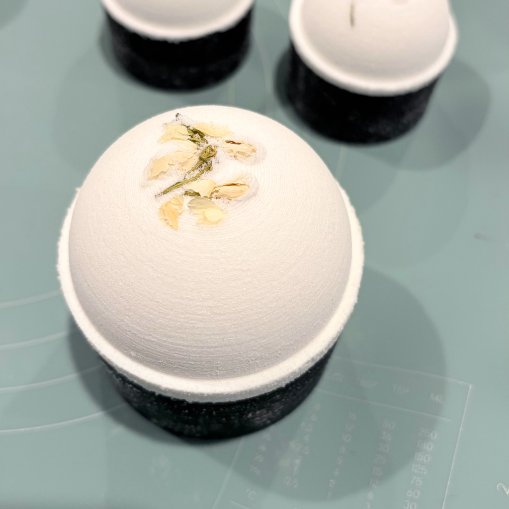 Snow Bloom Bath Bomb | Coconut Milk & Jasmine Petals — 6.4cm