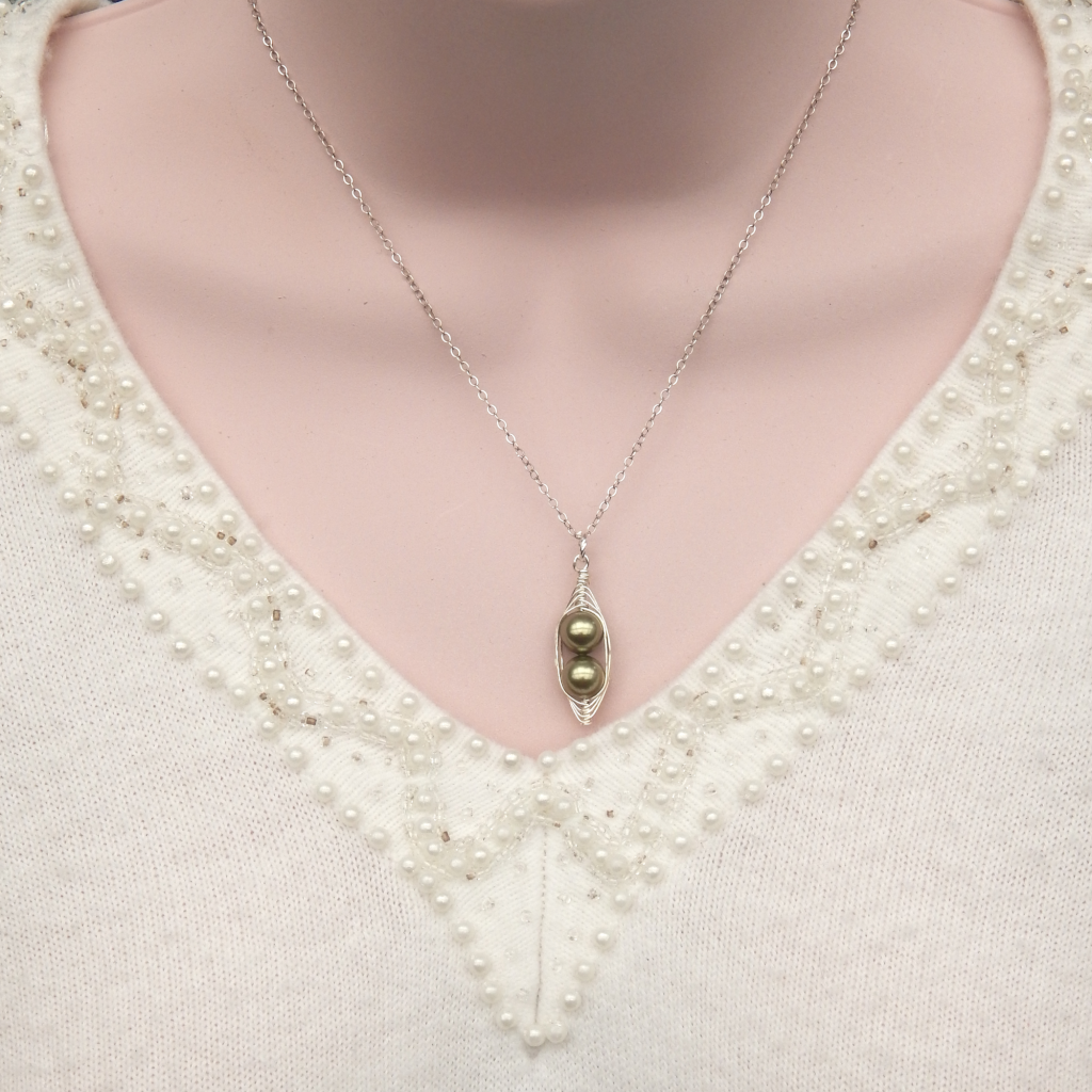 Two Peas In A Pod Christmas Necklace