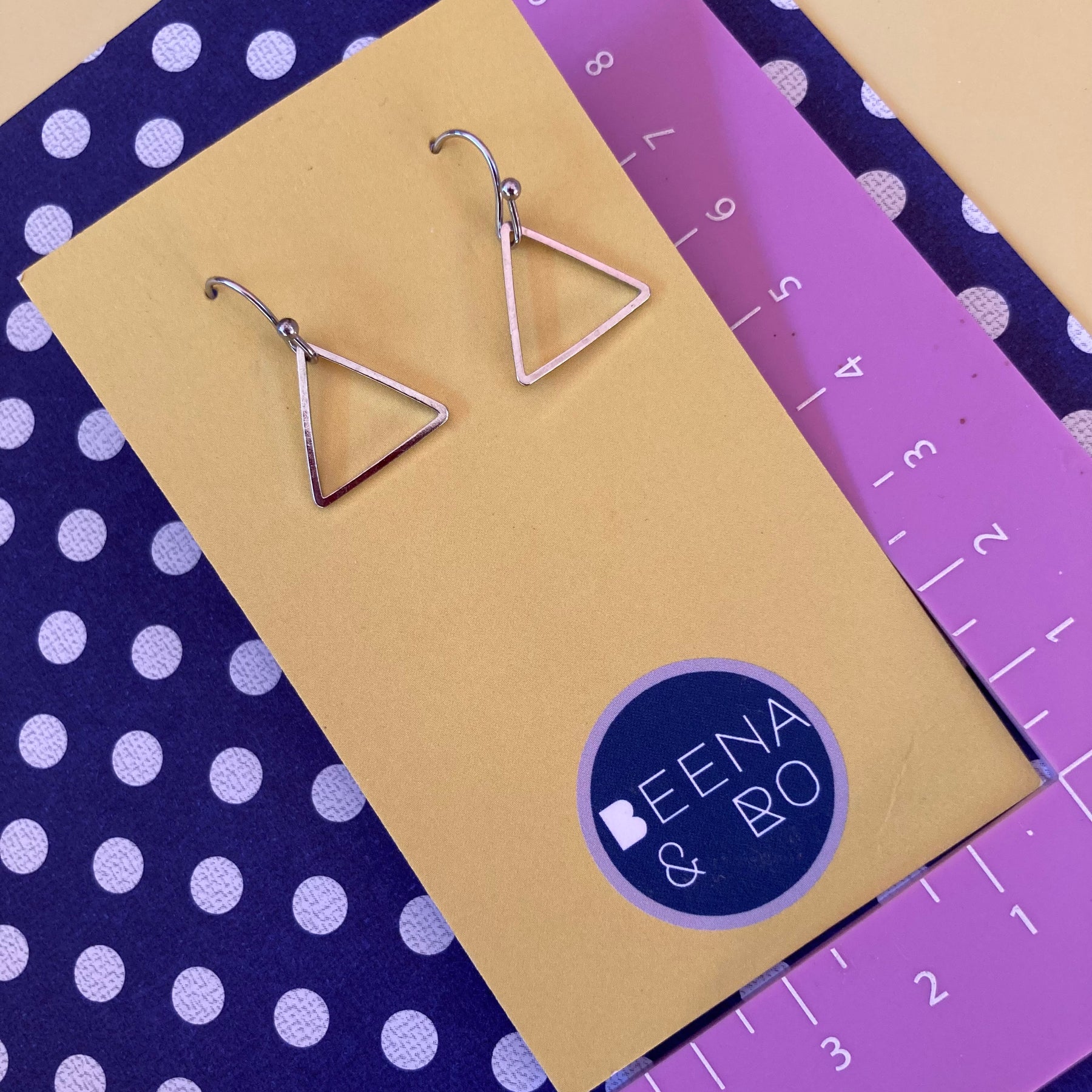 Mini drop triangle earrings