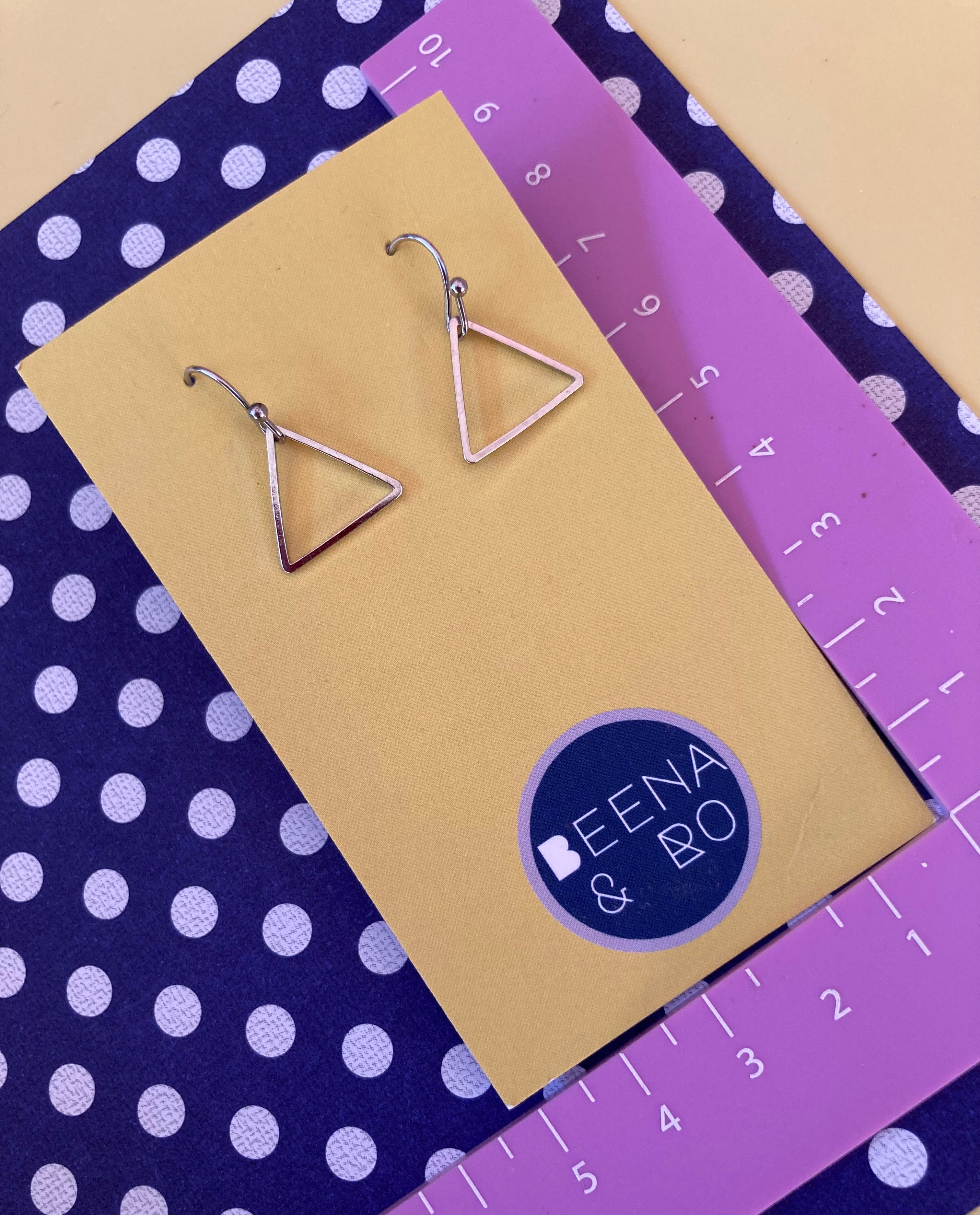Mini drop triangle earrings