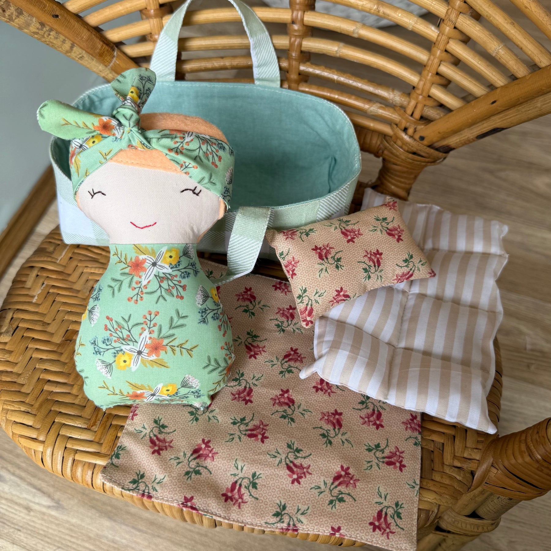 Baby doll and carry baskets playset