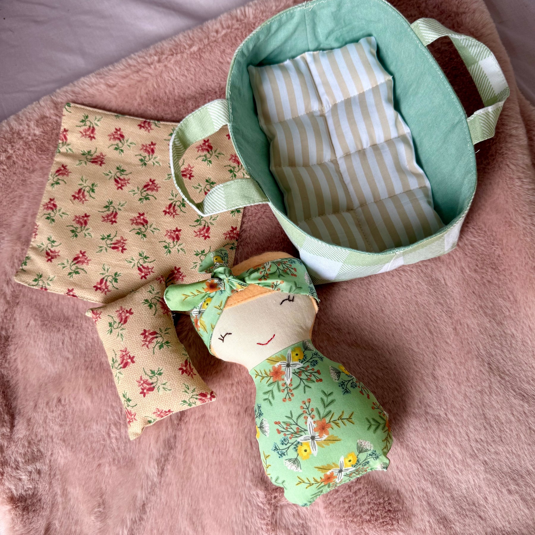 Baby doll and carry baskets playset