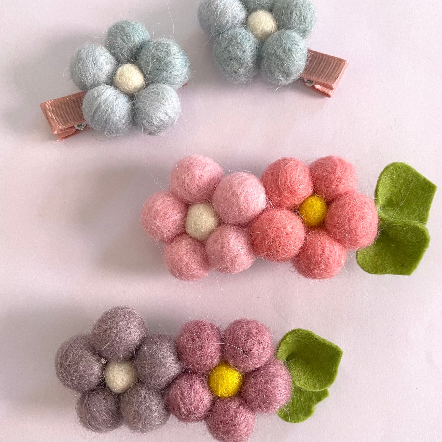 Pom Pom daisies barrette clip