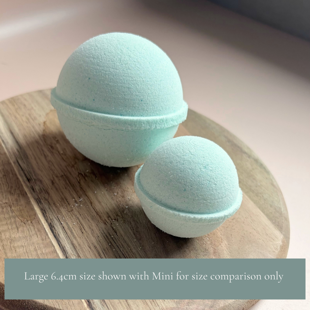 Coconut Breeze Bath Bomb | Coconut, Vanilla & Caramel — 6.4cm