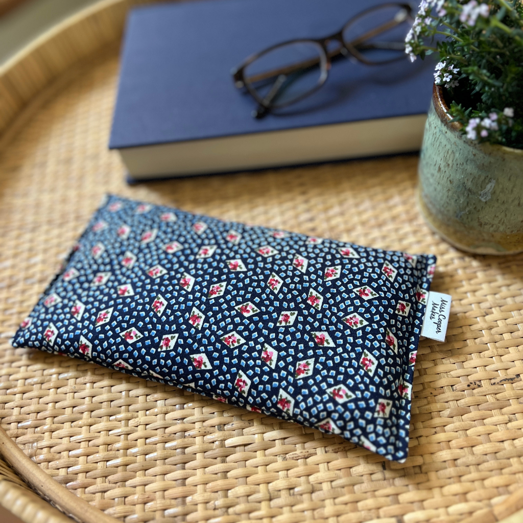 Relaxing Eye Pillow with Lavender & Wheat - Vintage Blue Floral