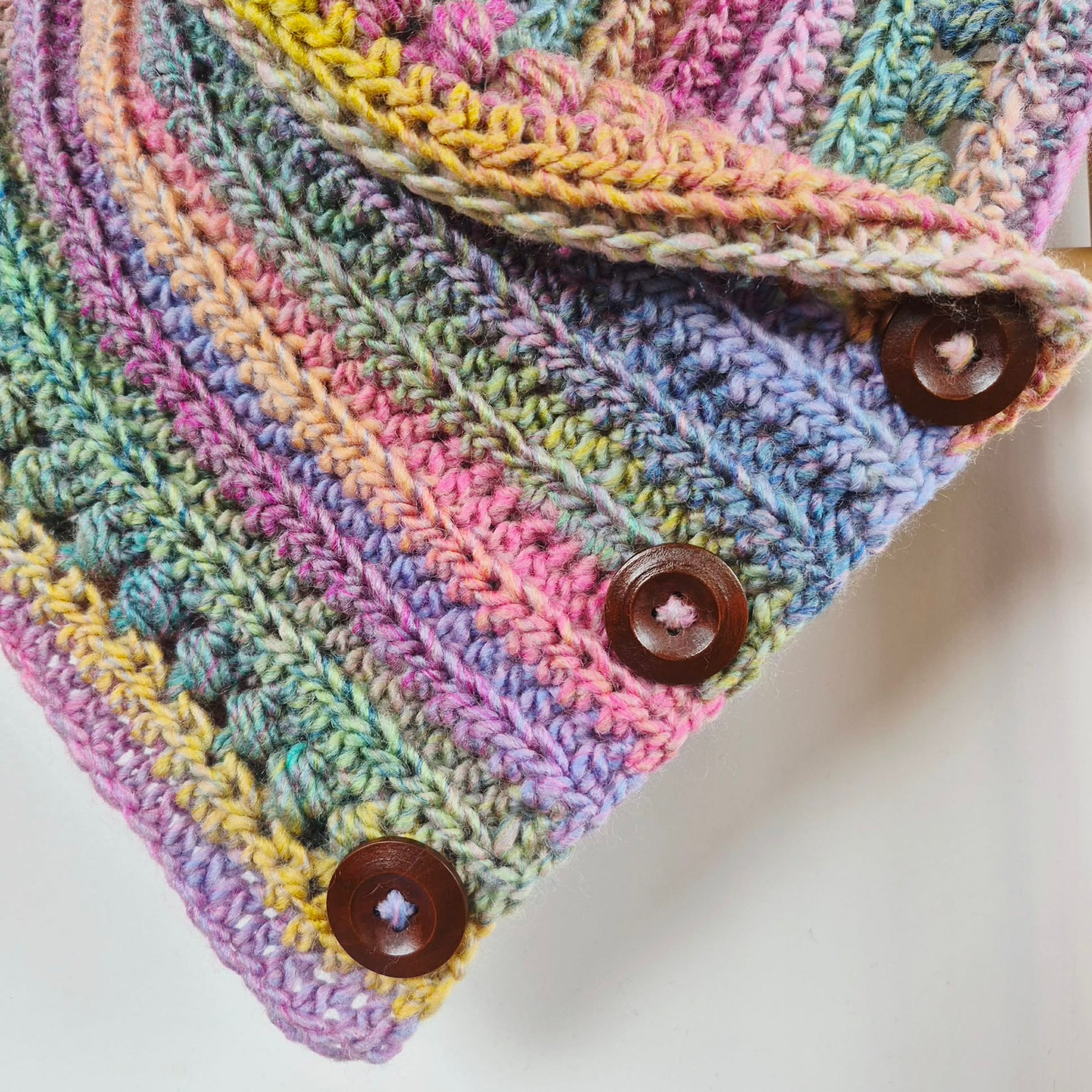 Ladies Neck warmer | Cowl | Scarf | Rainbow | Adult | Vintage | Crochet | Buttoned