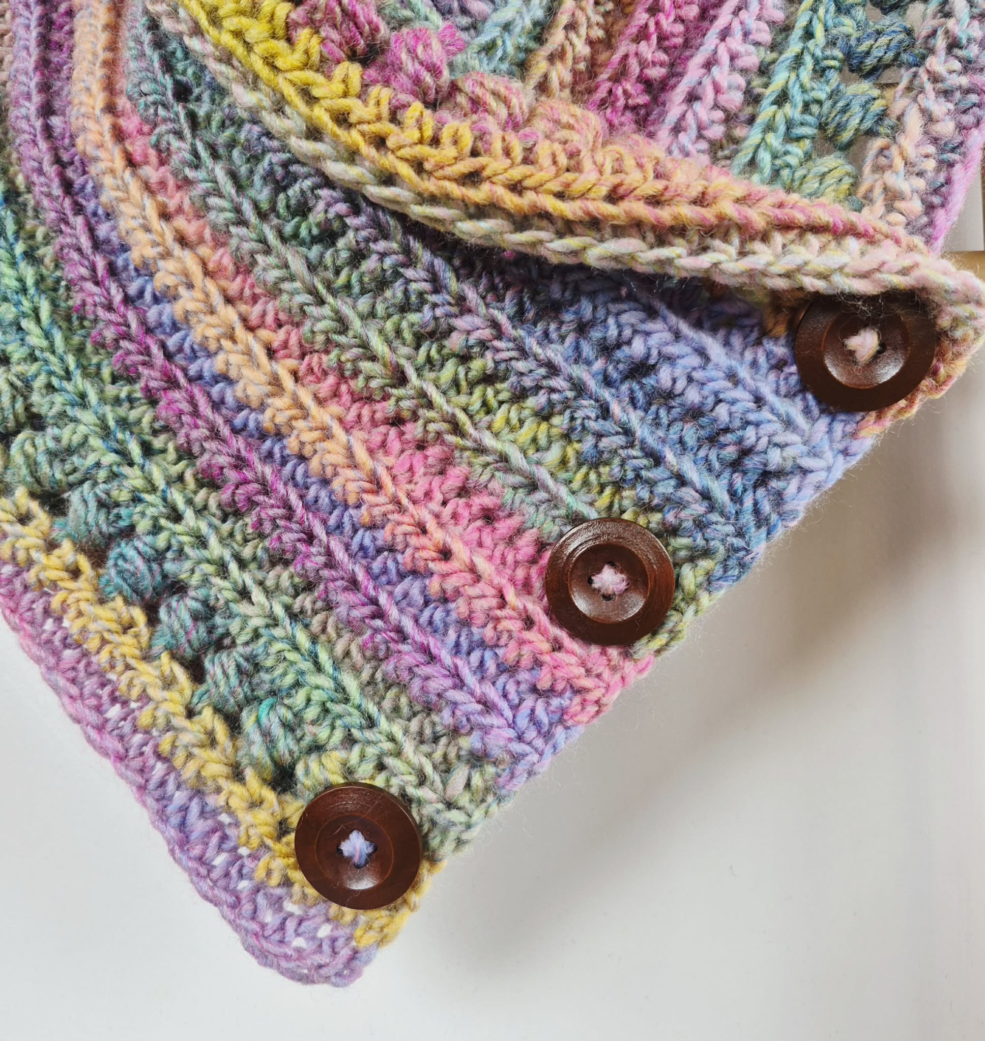 Ladies Neck warmer | Cowl | Scarf | Rainbow | Adult | Vintage | Crochet | Buttoned