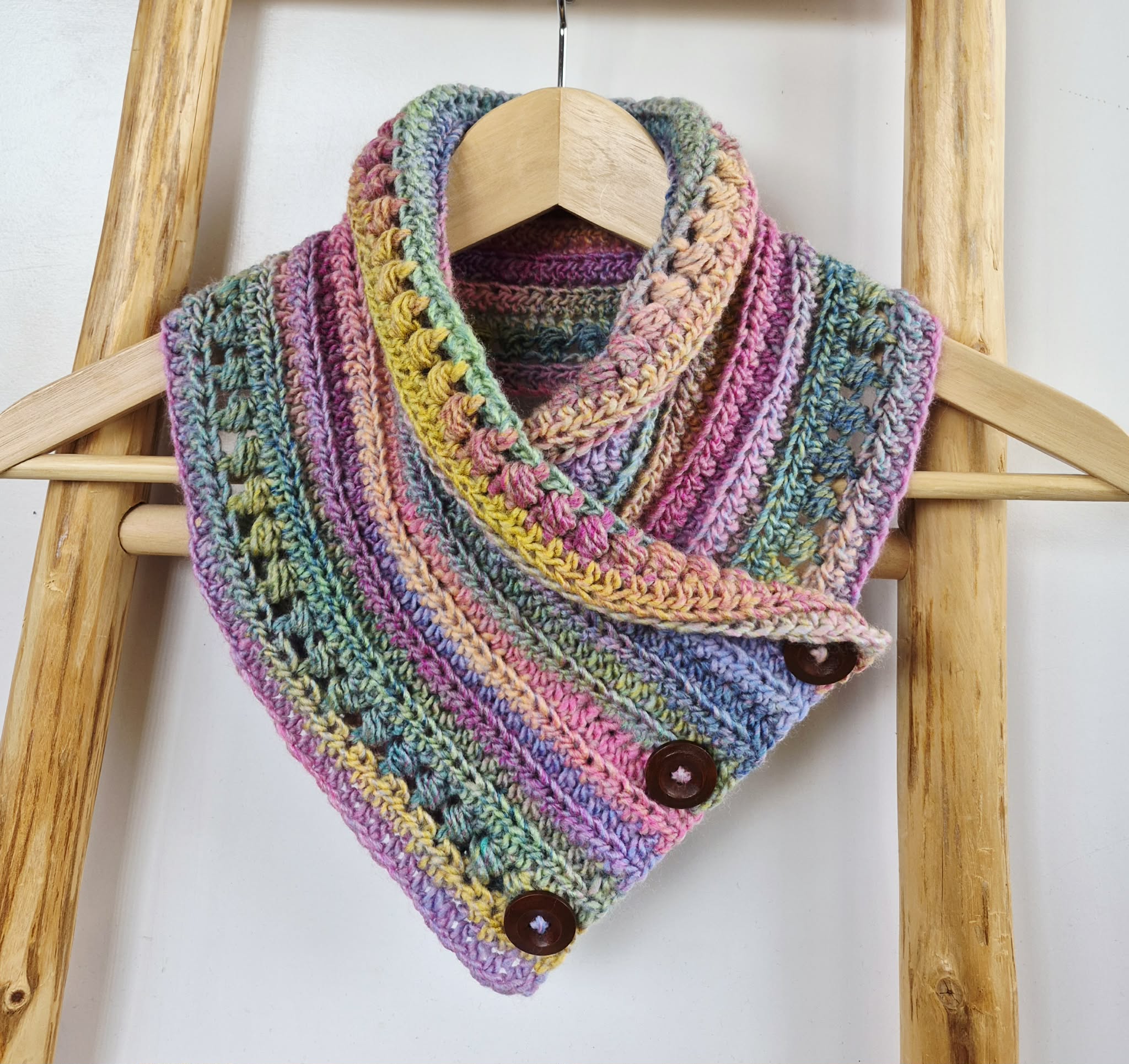 Ladies Neck warmer | Cowl | Scarf | Rainbow | Adult | Vintage | Crochet | Buttoned