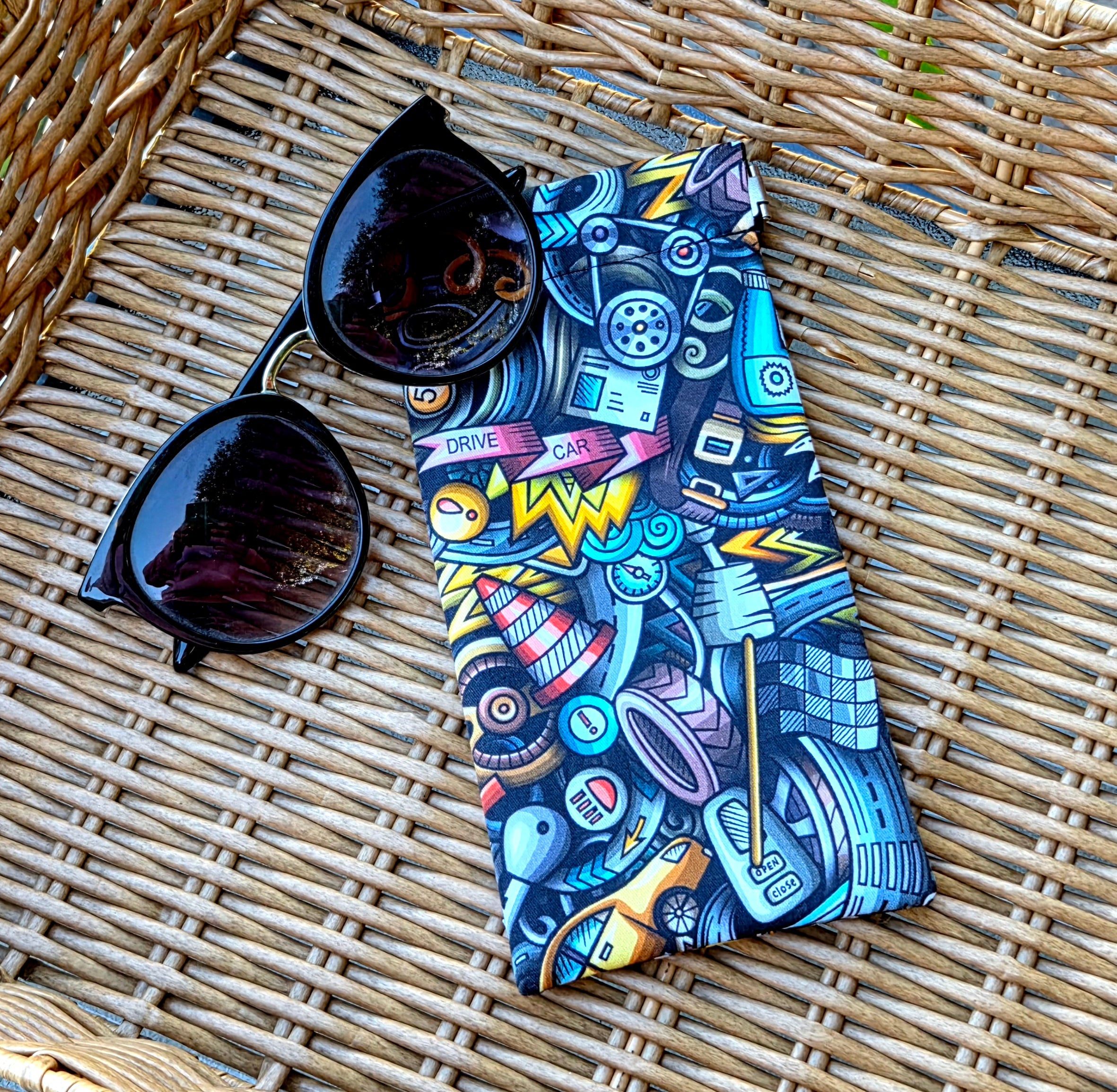 Sunglasses pouch in Colourful Machinery Fabric