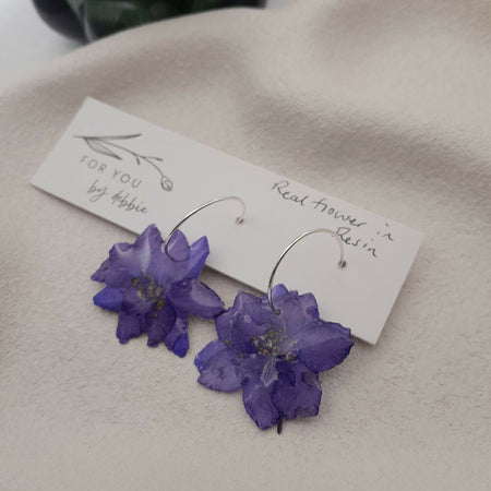 Real flower resin hoop earrings - Purple, hypoallergenic