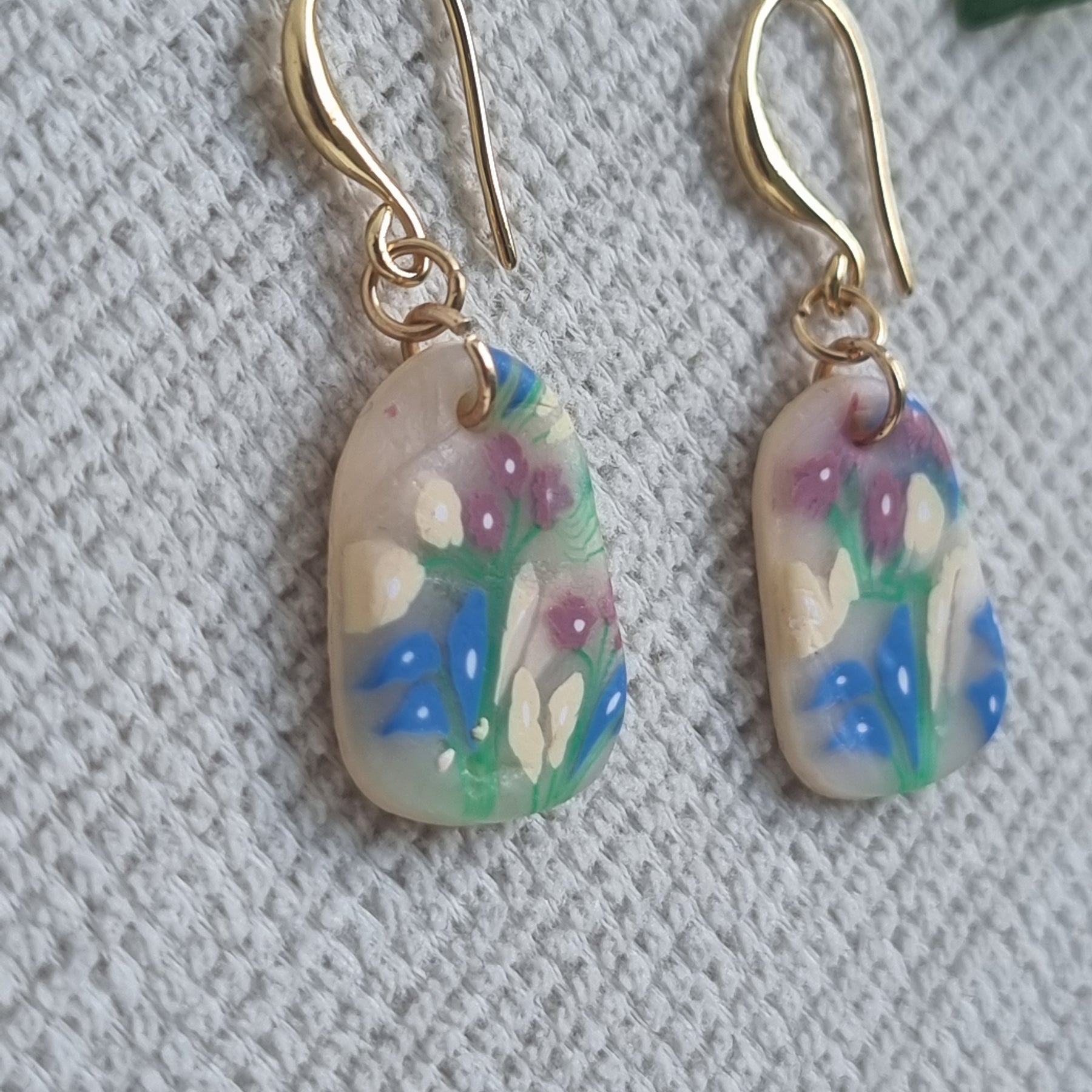Baby's Breath Bunch - Floral design dangle