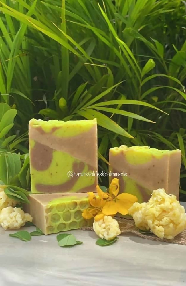 Manuka honey and bee pollen soap