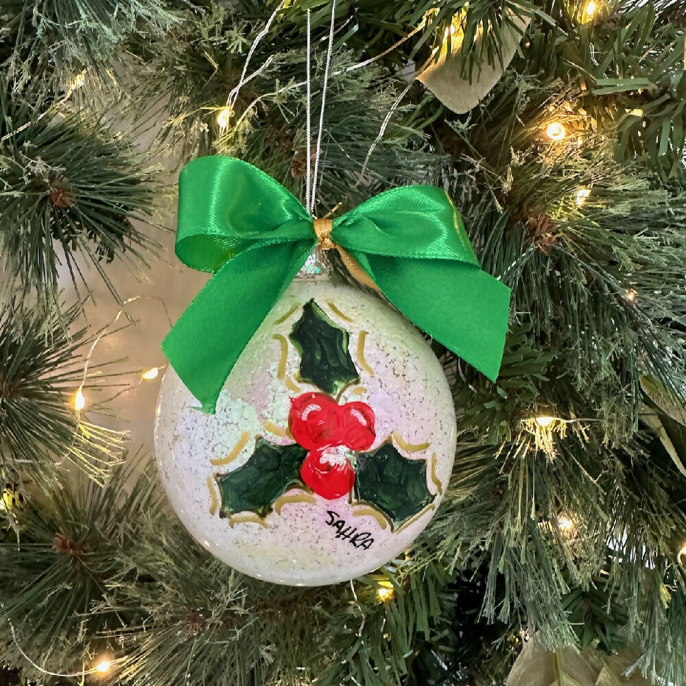 glass-christmas-bauble-white-holly green bow