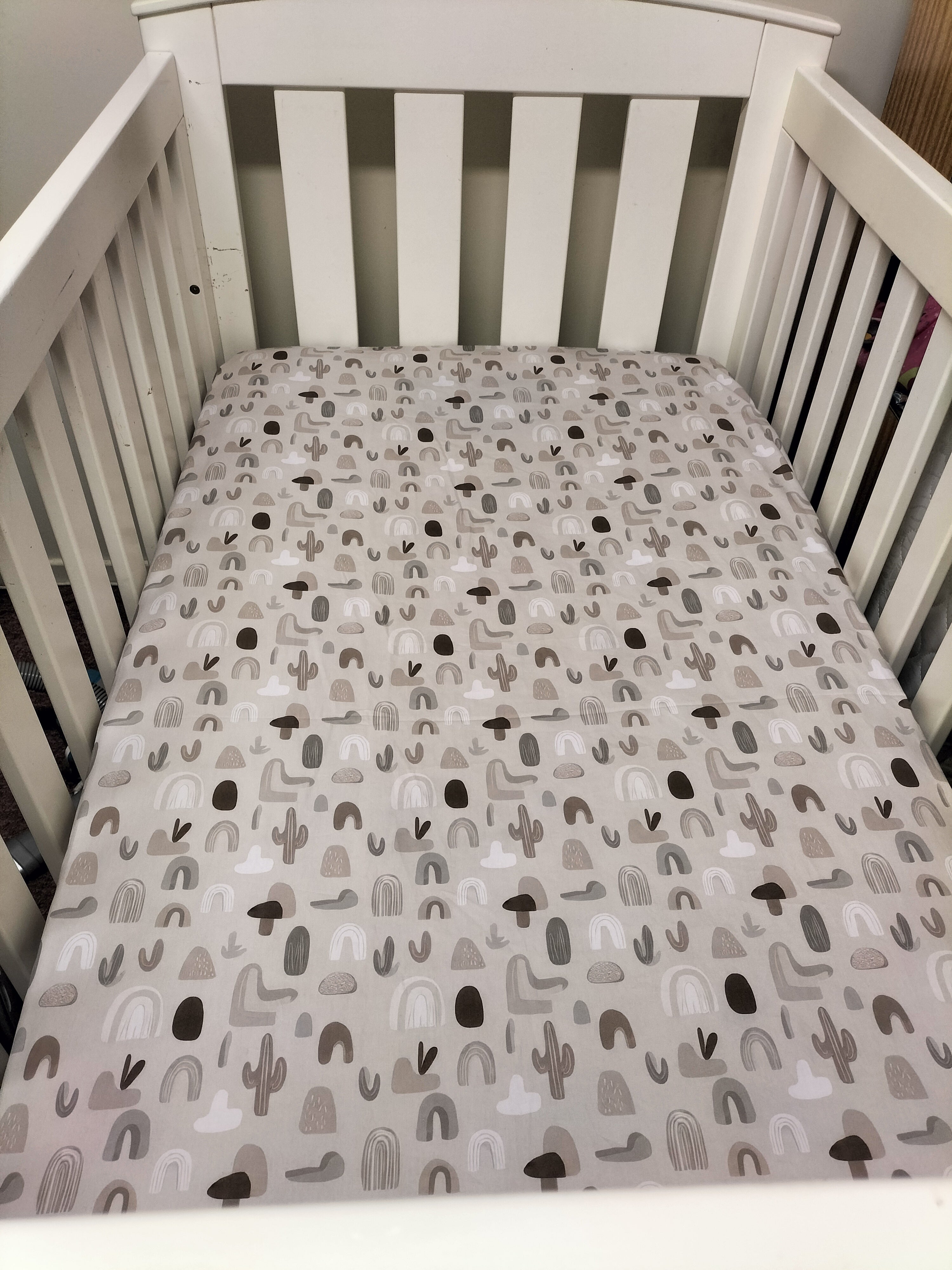 FITTED COT SHEET - CACTUS AND RAINBOWS