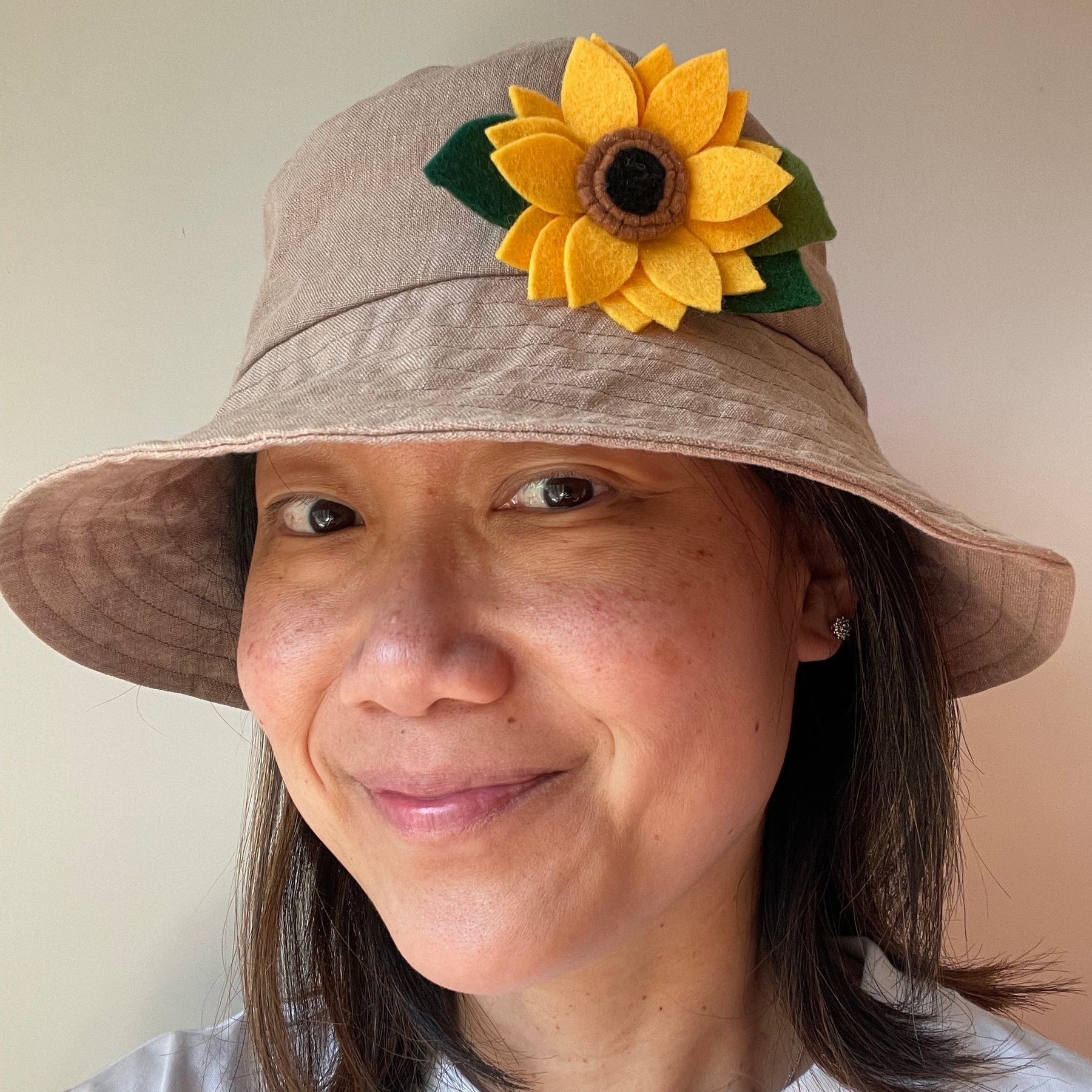Sunflower brooch