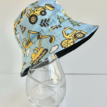 Summer hat in cool construction fabric