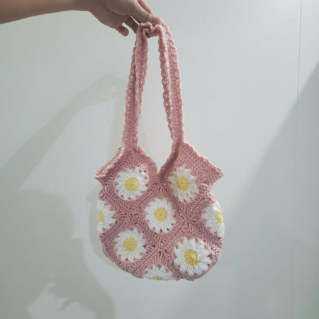 Crochet daisy tote bag