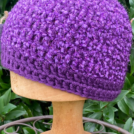 Ladies beanie with pretty sparkle