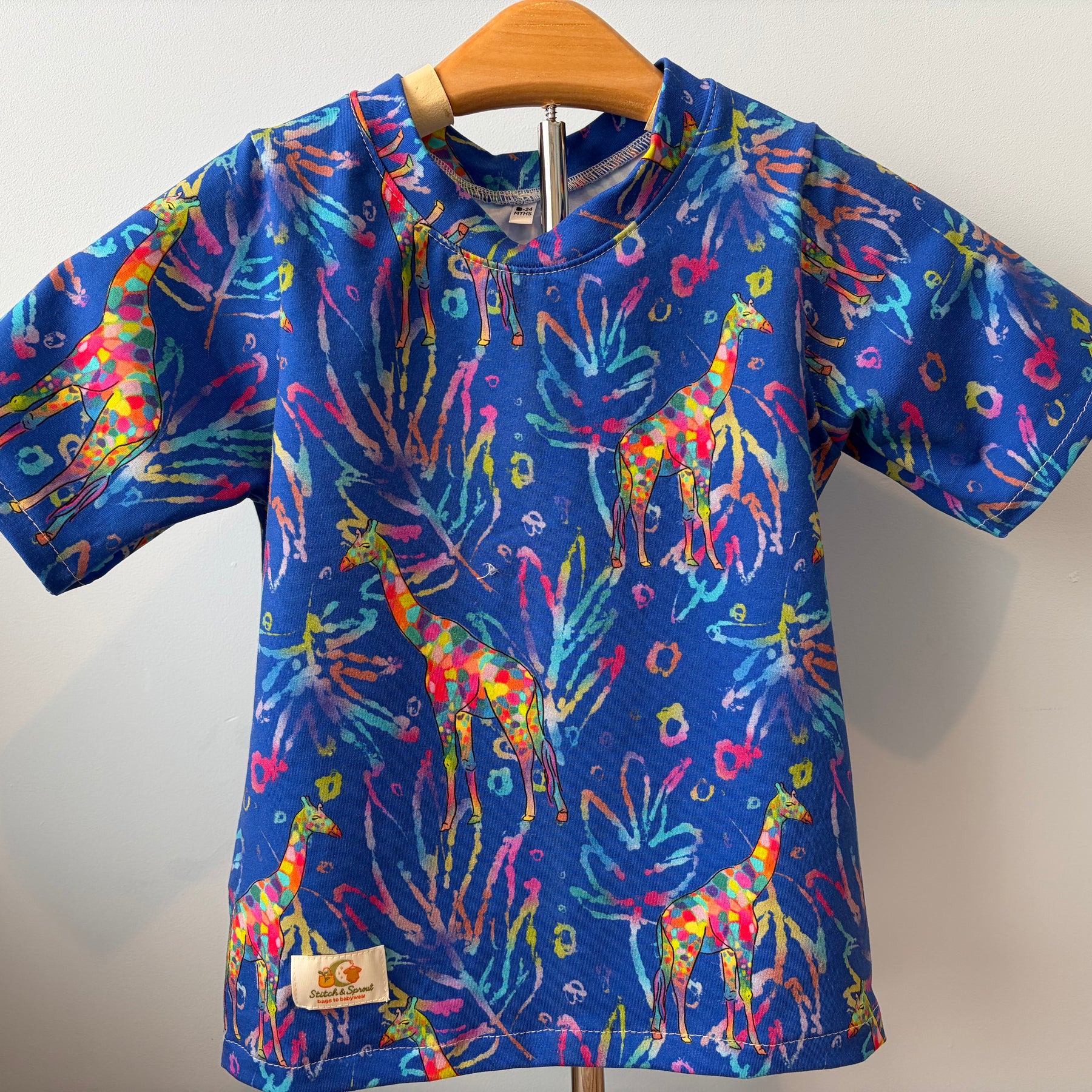 RAINBOW GIRAFFE TEE SHIRT