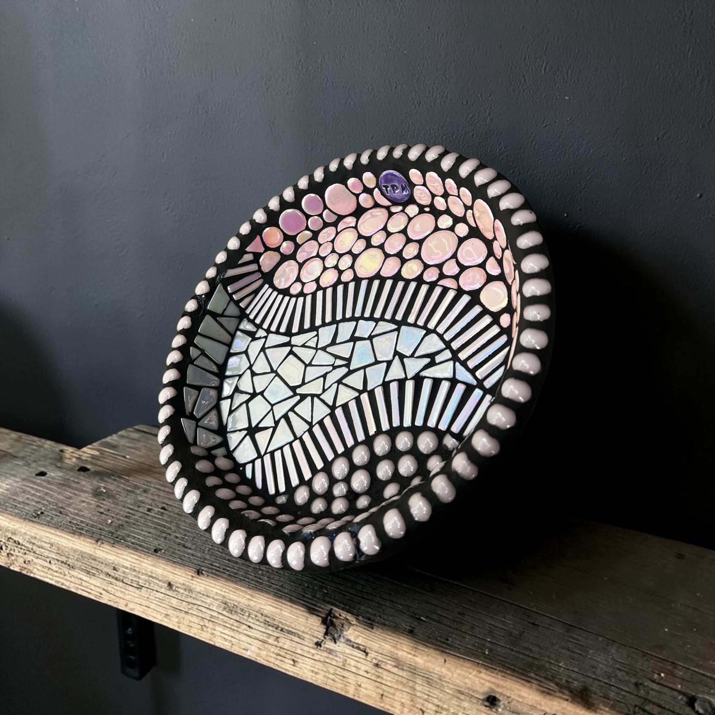 Mosaic Bee Bath. Pink.
