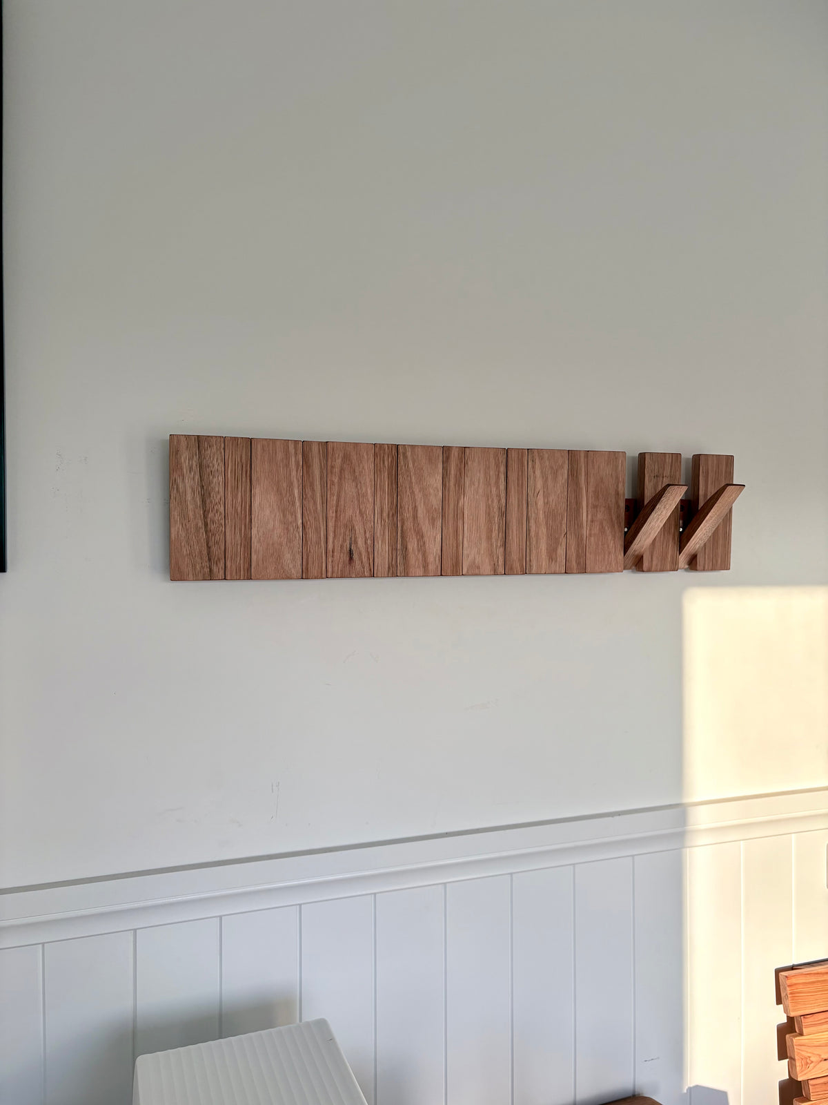 Silver top ash Horizon line coatrack