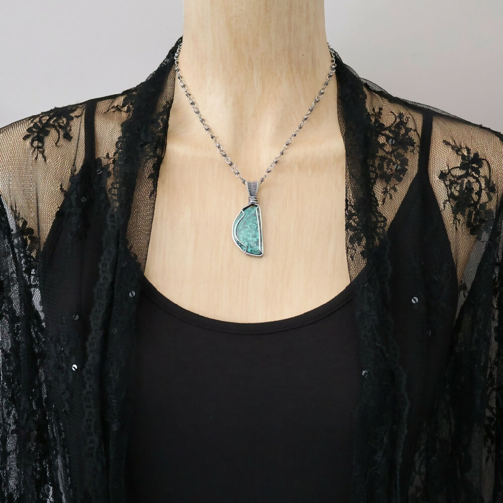 PJS06076_08_ChrysocollaPendant_CANON