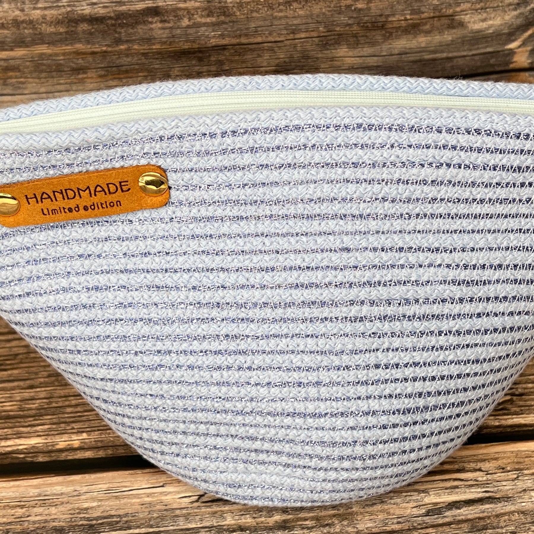 Cosmetic pouch