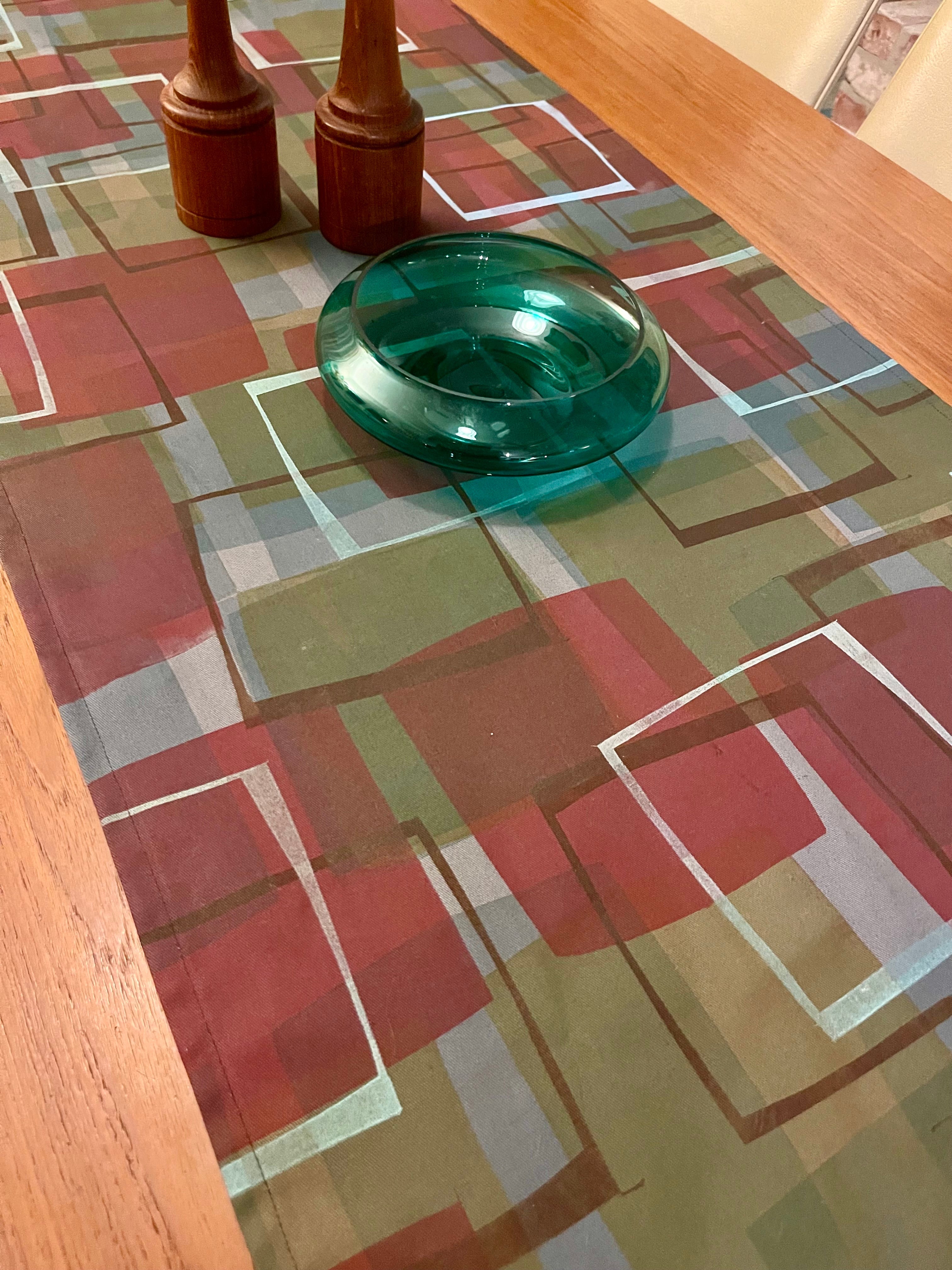 Table runner - Gray rose and olive squares