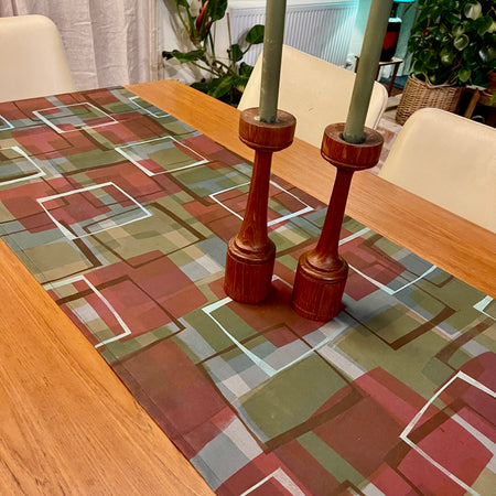 Table runner - Gray rose and olive squares