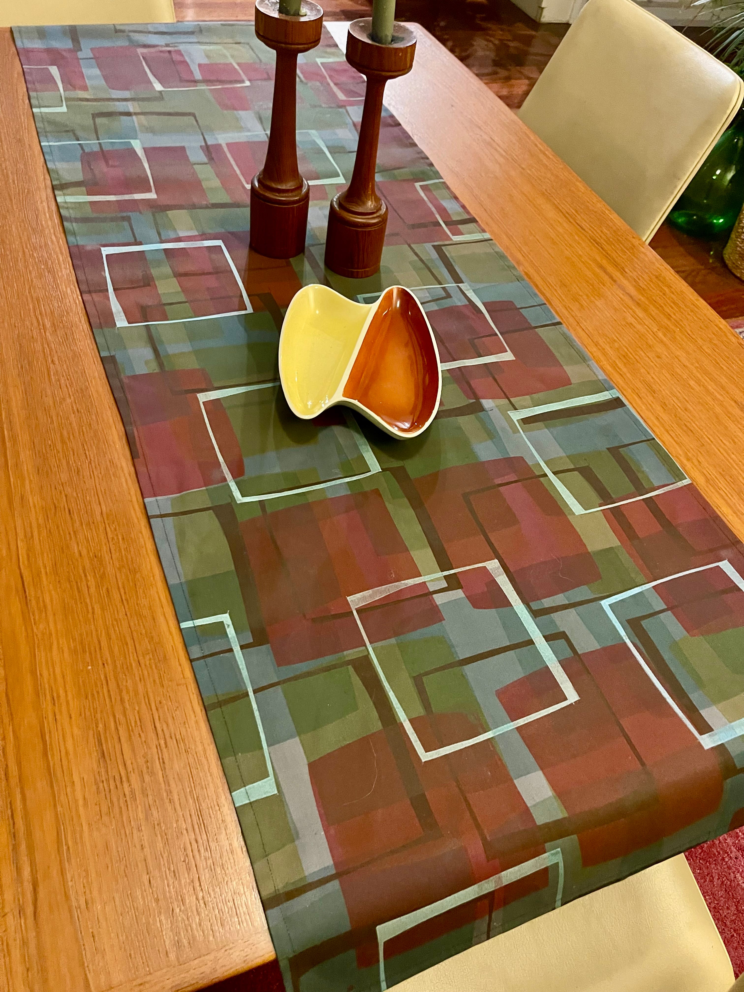 Table runner - Gray rose and olive squares