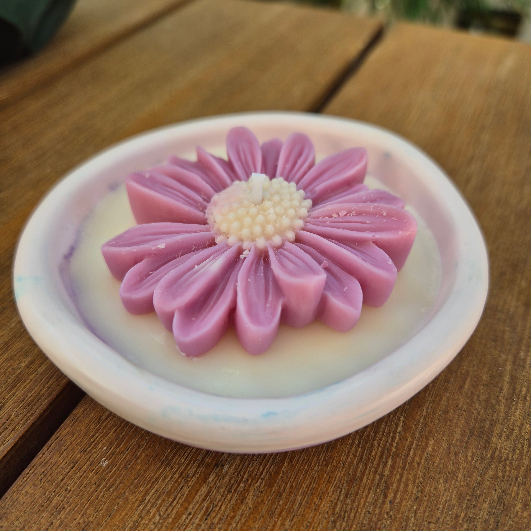 Small organic shape concrete bowl candle with sandalwood