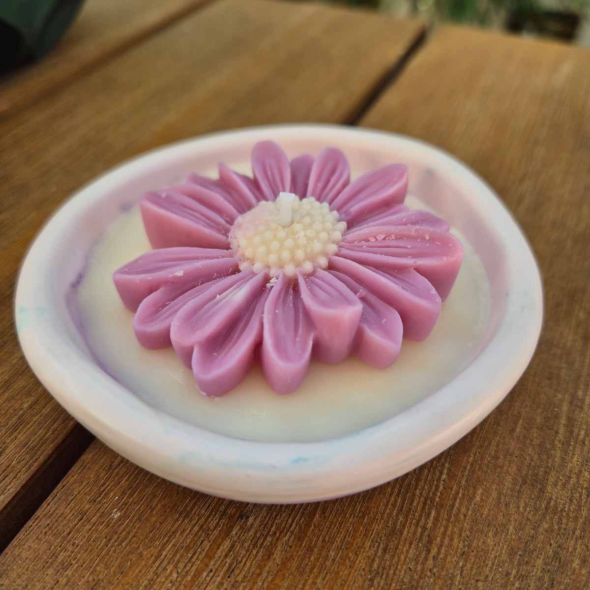 Small organic shape concrete bowl candle with sandalwood