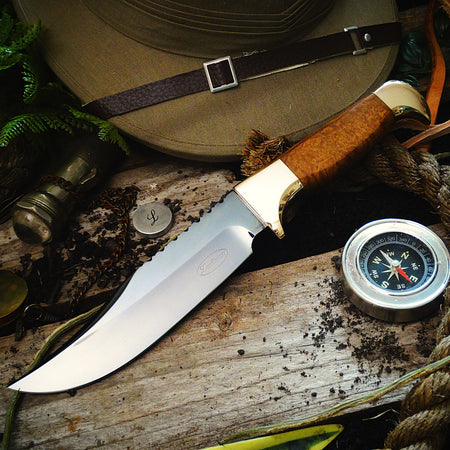 Bowie knife, leather sheath, Burl timber