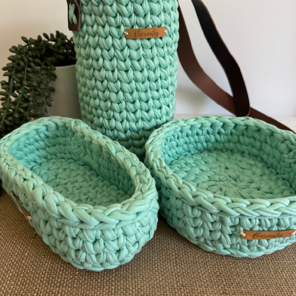 Spearmint-green-handmade-set-bottle-carrier-and-baskets (3)