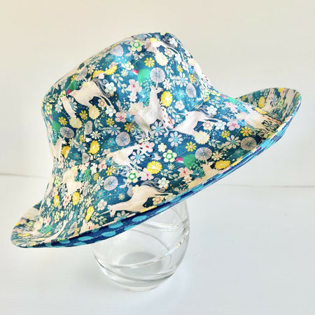 Summer hat in pretty unicorn fabric