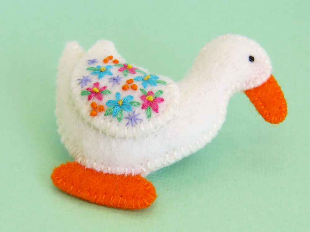 Duck _ Brooch - 7a