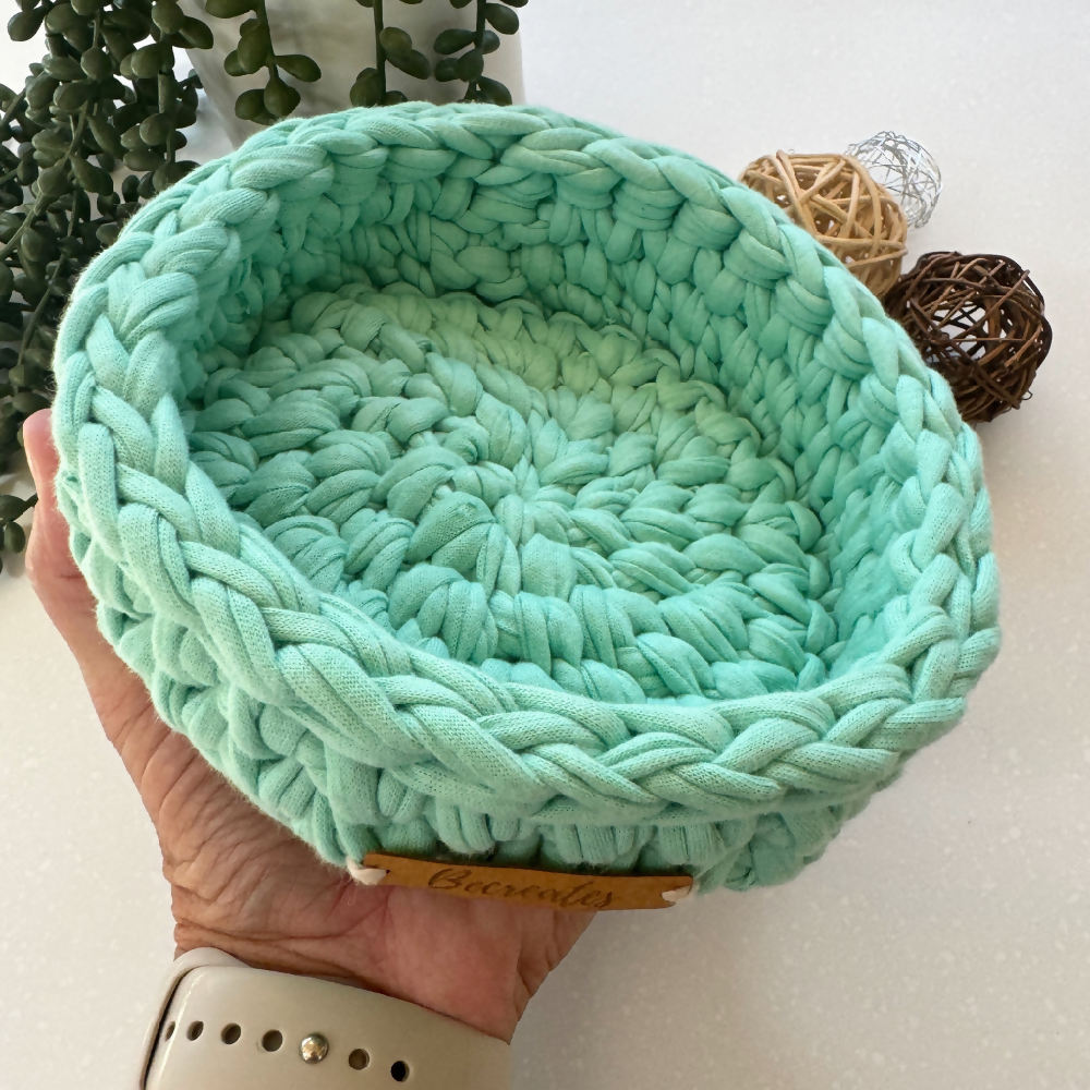 Basket-spearmint-small-recycled-tshirt-yarn (4)