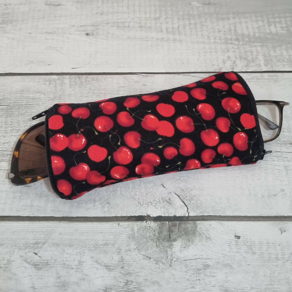 Upcycled double glasses pouch - cherries