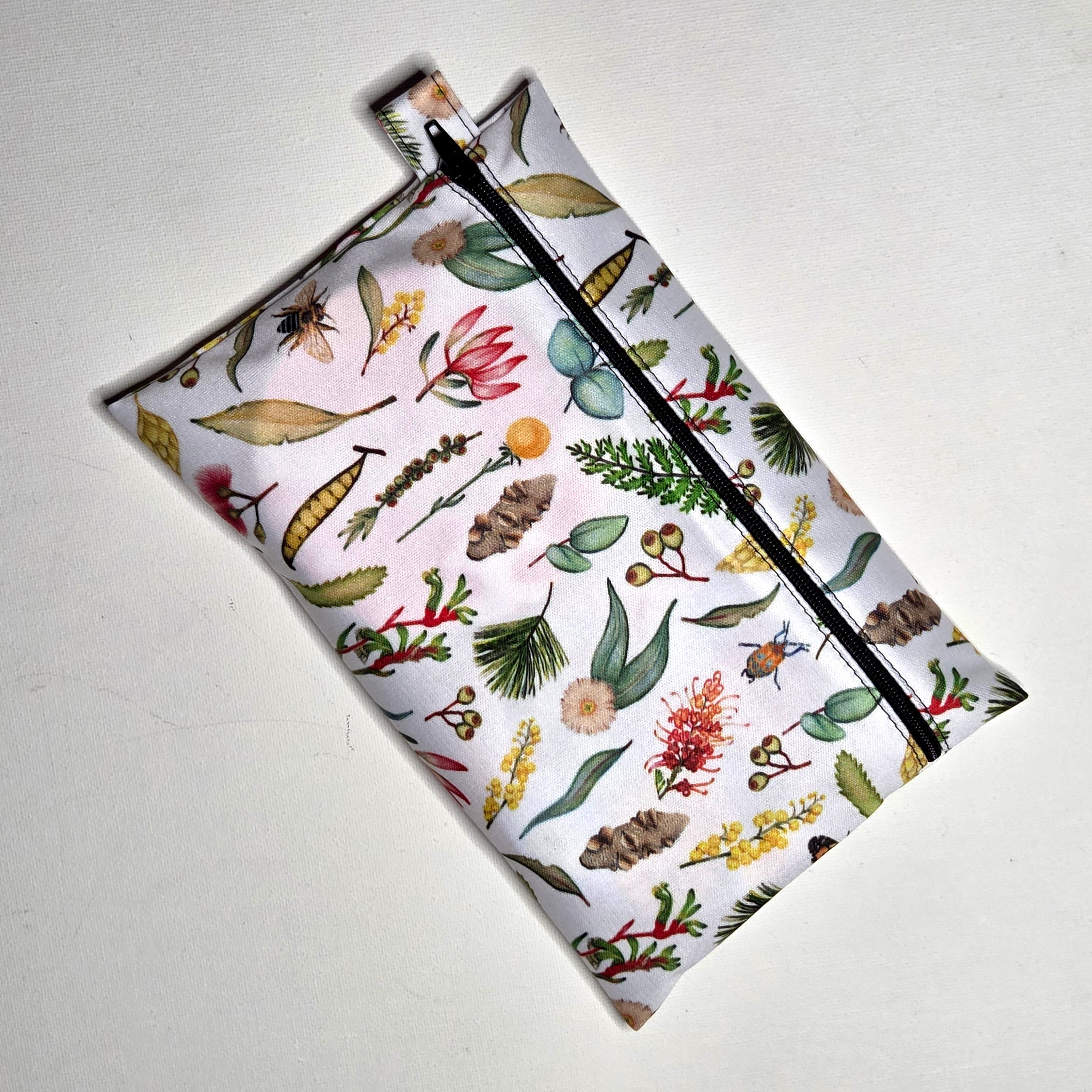 Make-up remover wipes and wildflowers wet bag set