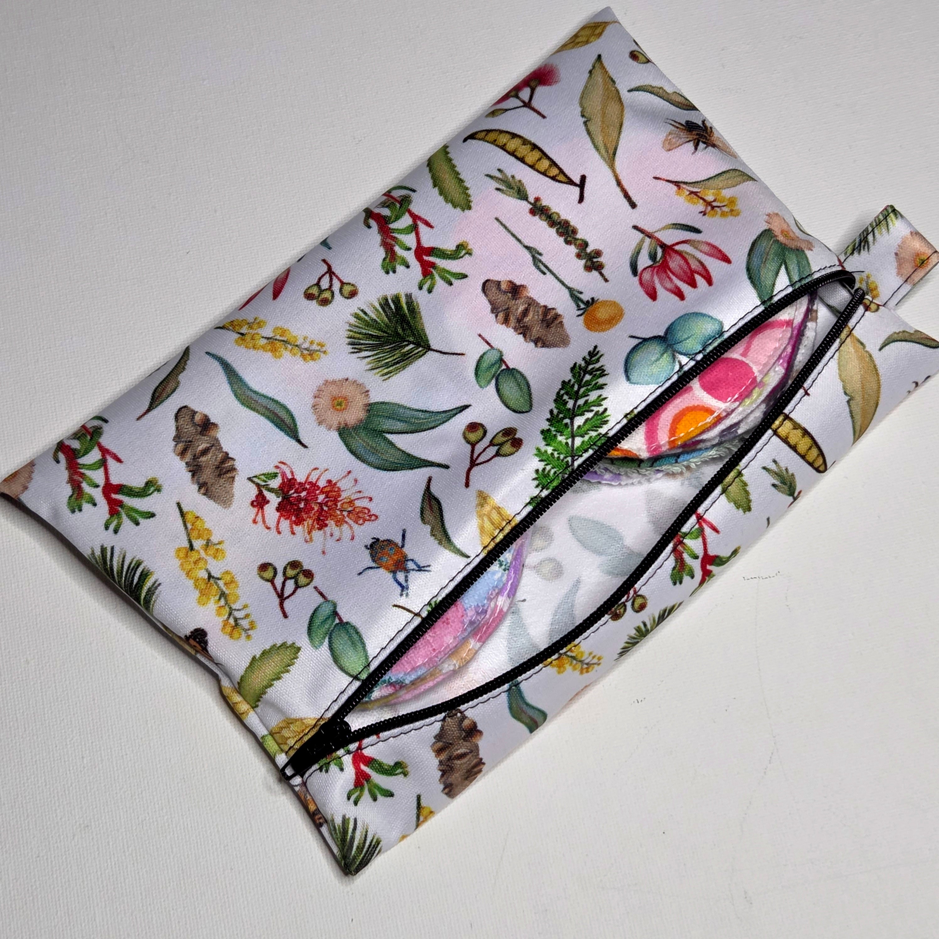 Make-up remover wipes and wildflowers wet bag set