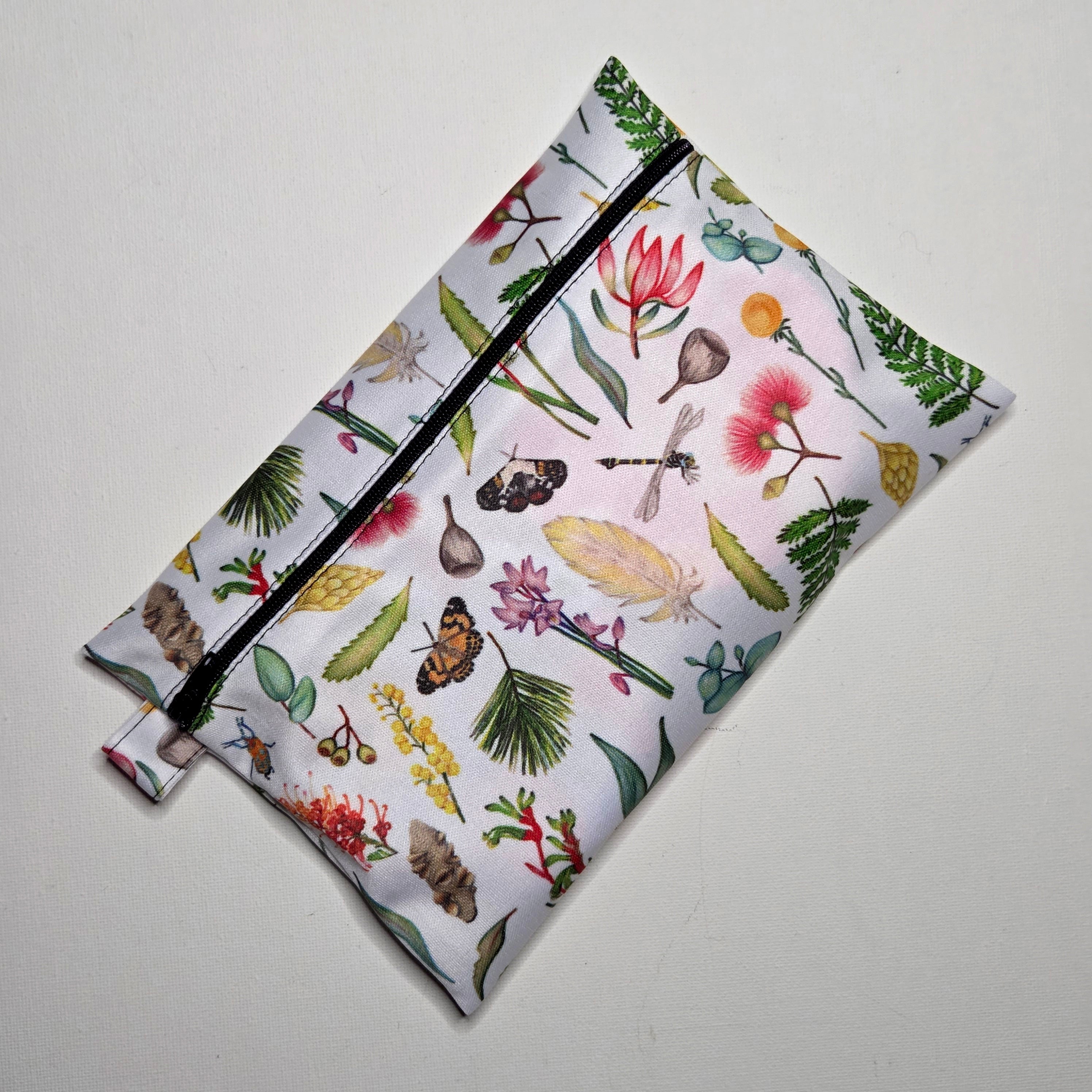 Make-up remover wipes and wildflowers wet bag set