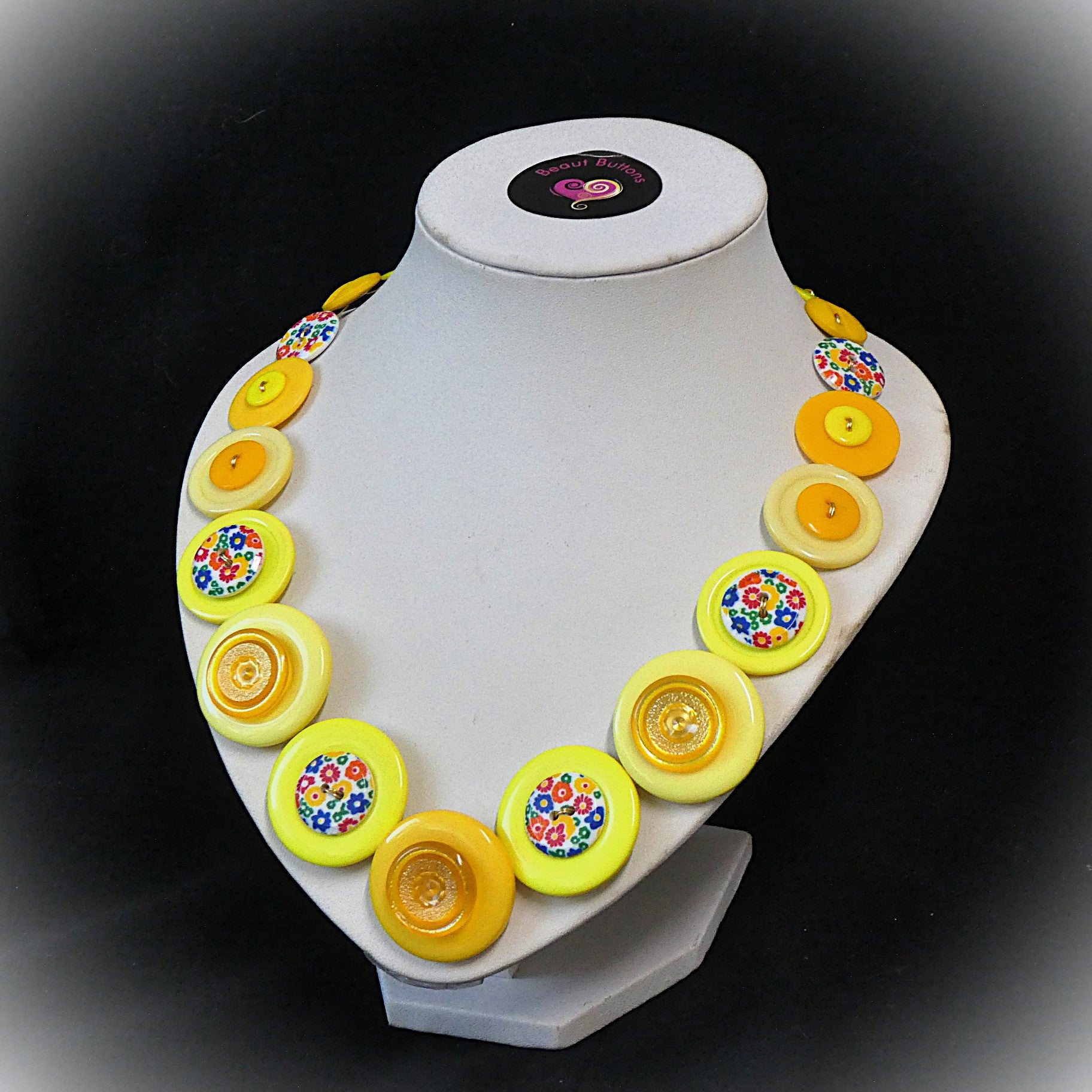 Button necklace - Floral Fantasy