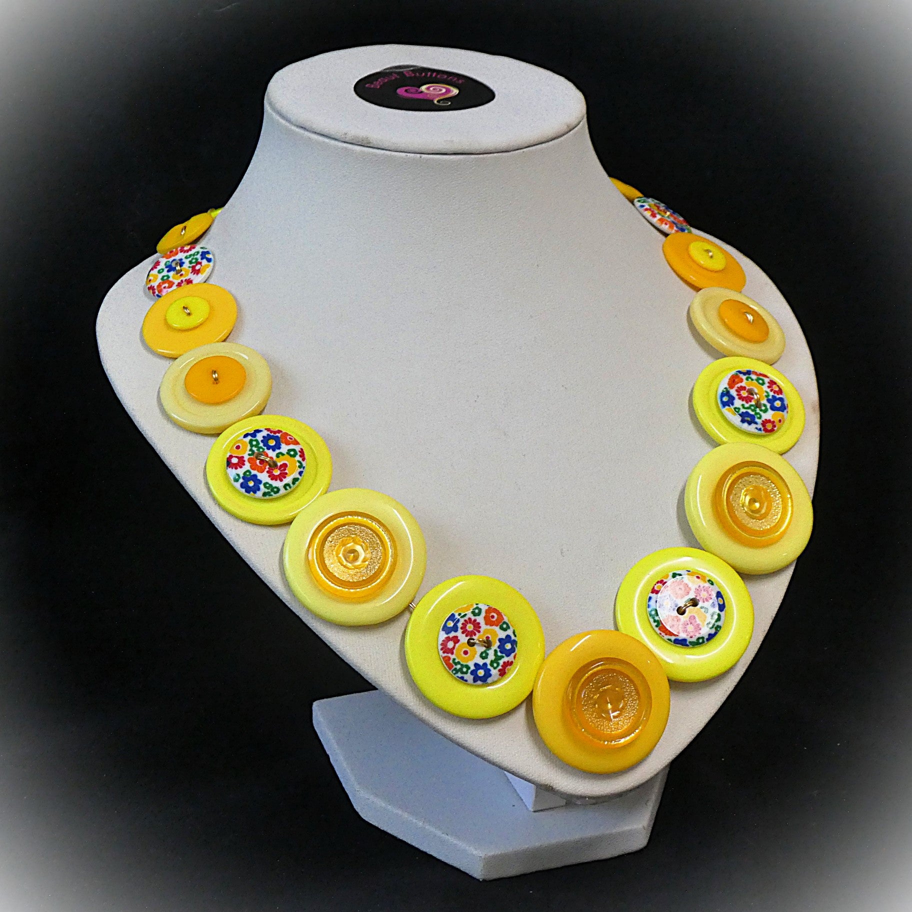 Button necklace - Floral Fantasy