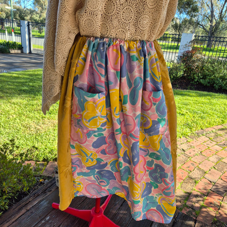 Ken Done fabric skirt, pockets, L 16-20, elastic waist