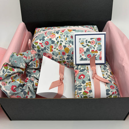 (Copy) Liberty Fabric Luxury Handmade gift box including a zipper pouch, ear rings and scrunchie