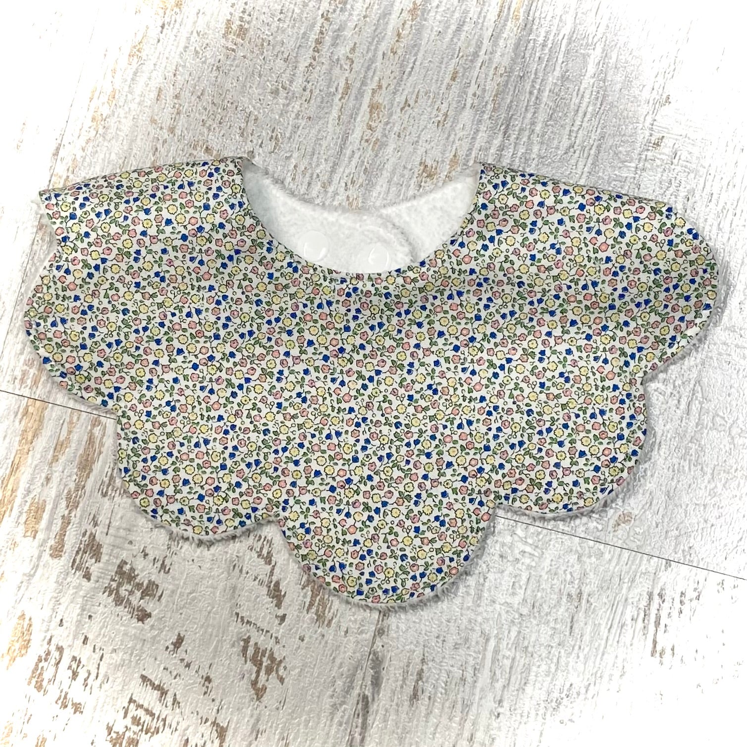 Scalloped Bib – Liberty Cotton