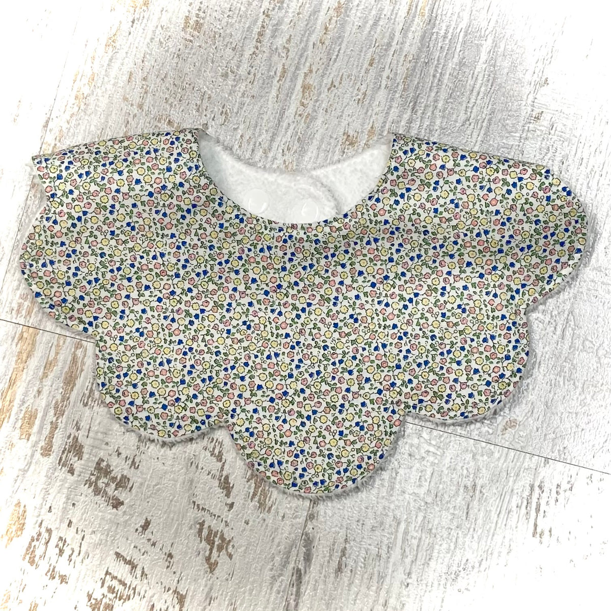 Scalloped Bib – Liberty Cotton
