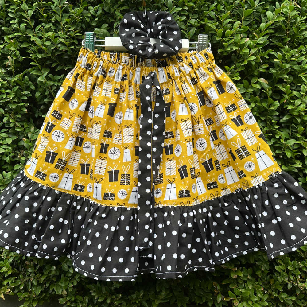 Girls Size 6 Mustard & Black Gift Print Skirt